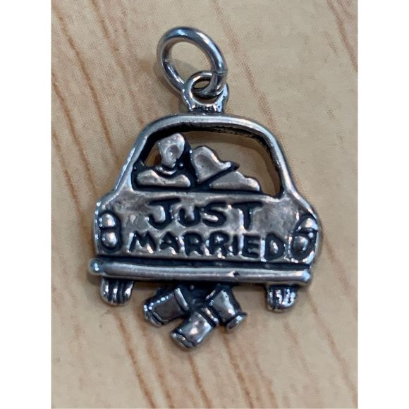 .925 Just Married Car Sterling Silver Jewelry Charm - Picture 1 of 5